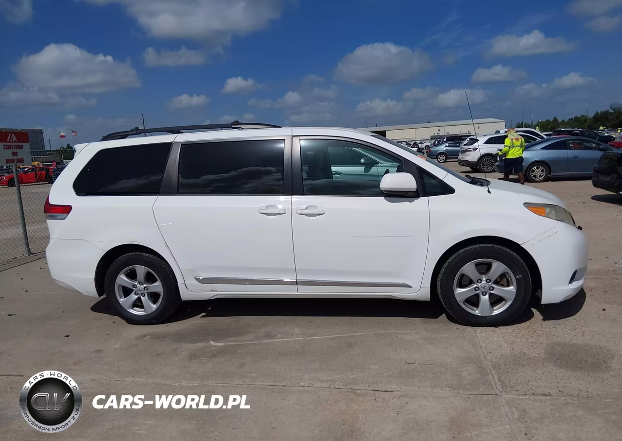 2012 Toyota Sienna Le V6 8 Passenger VIN:5TDKK3DC4CS237696 - 13