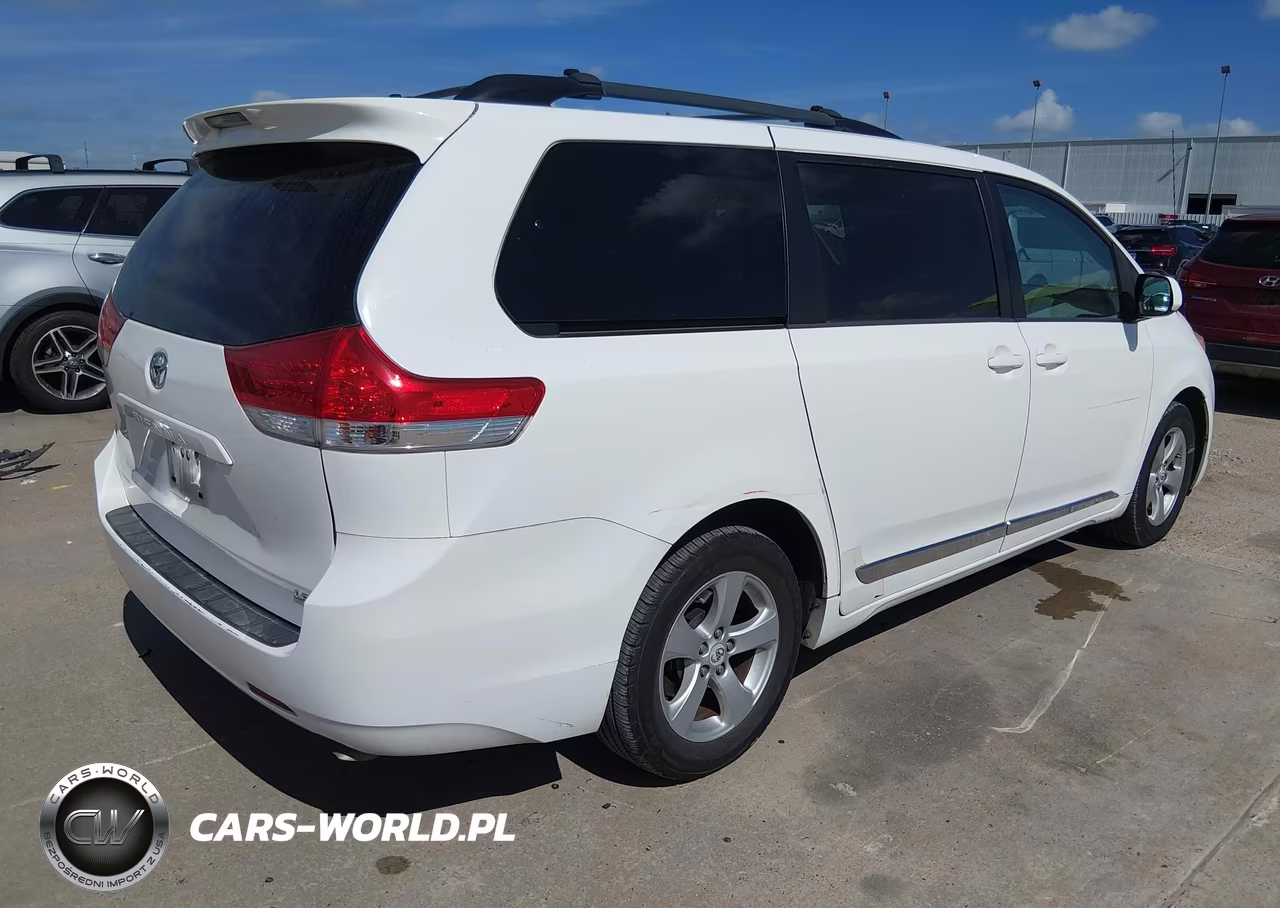 2012 Toyota Sienna Le V6 8 Passenger VIN:5TDKK3DC4CS237696 - 4