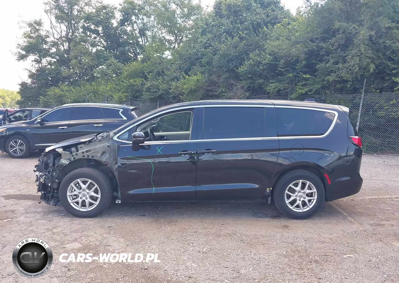 2023 Chrysler Pacifica Touring L VIN:2C4RC1BG1PR550564 - 14