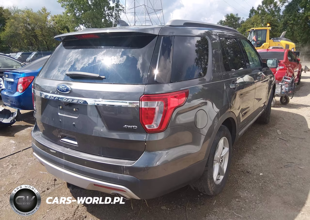 2017 Ford Explorer Xlt VIN:1FM5K8D83HGC89016 - 4