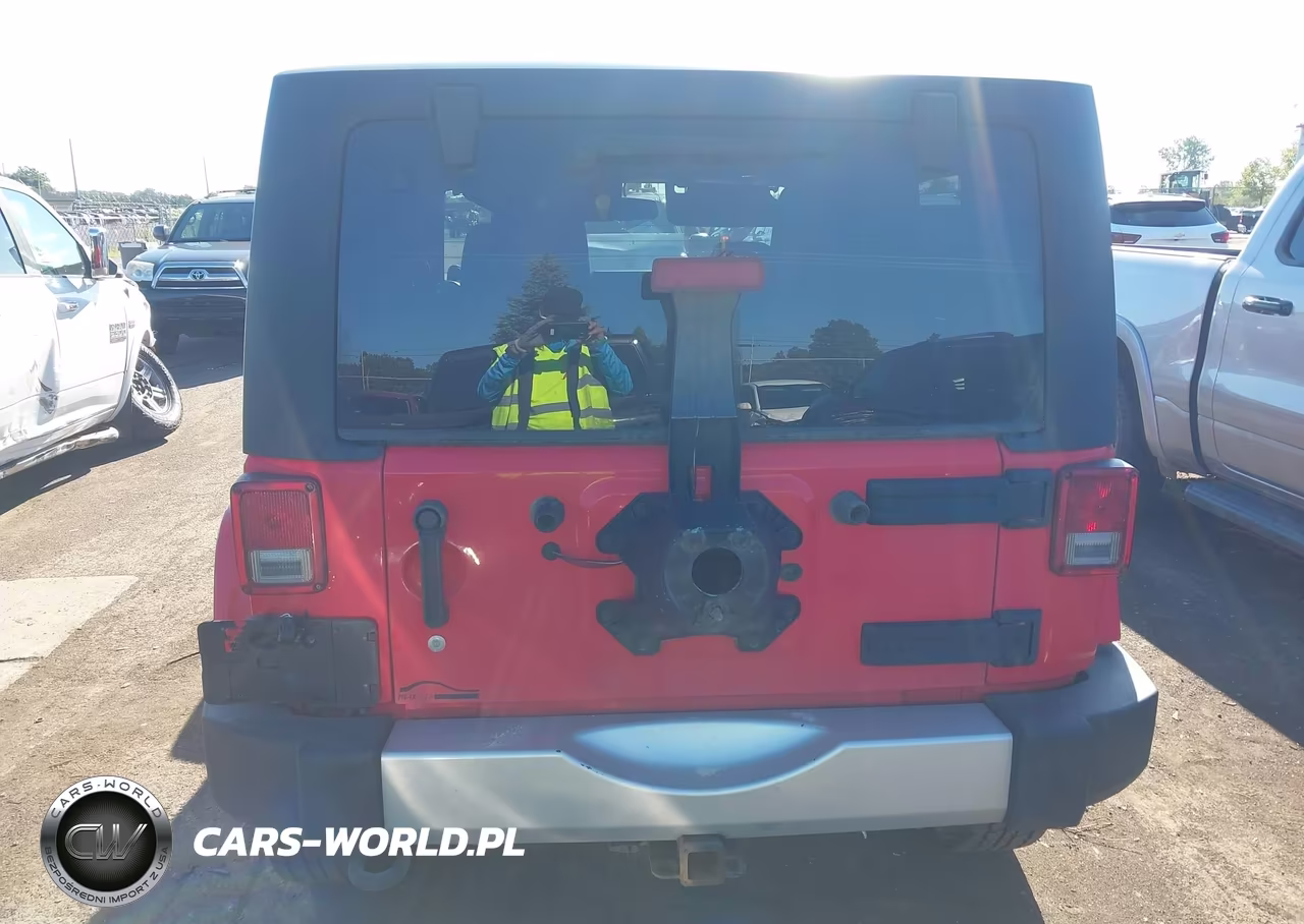 2014 Jeep Wrangler Sahara VIN:1C4AJWBG8EL318226 - 16