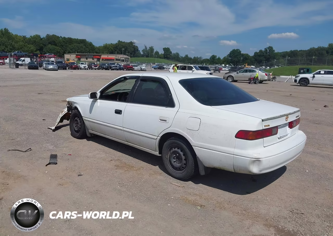 1999 Toyota Camry Le VIN:4T1BG22K9XU871783 - 3