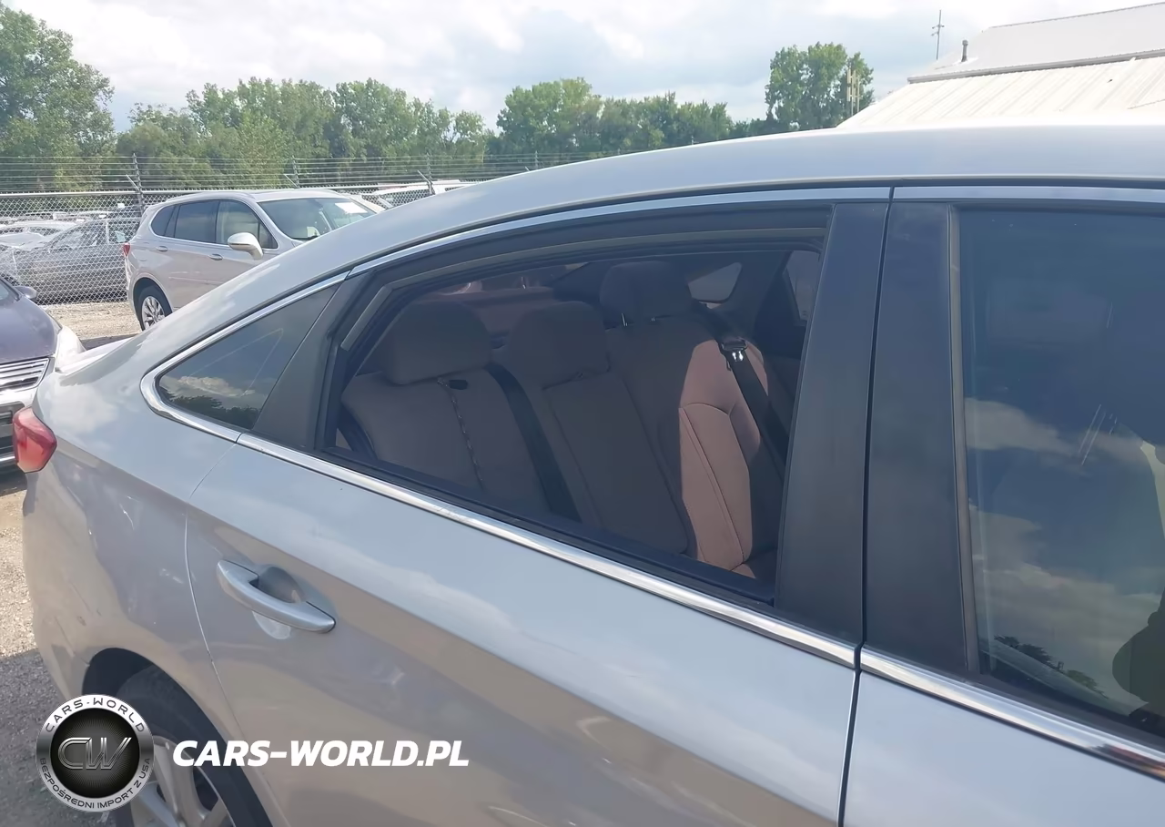 2016 Hyundai Sonata VIN:5NPE24AF1GH401158 - 11