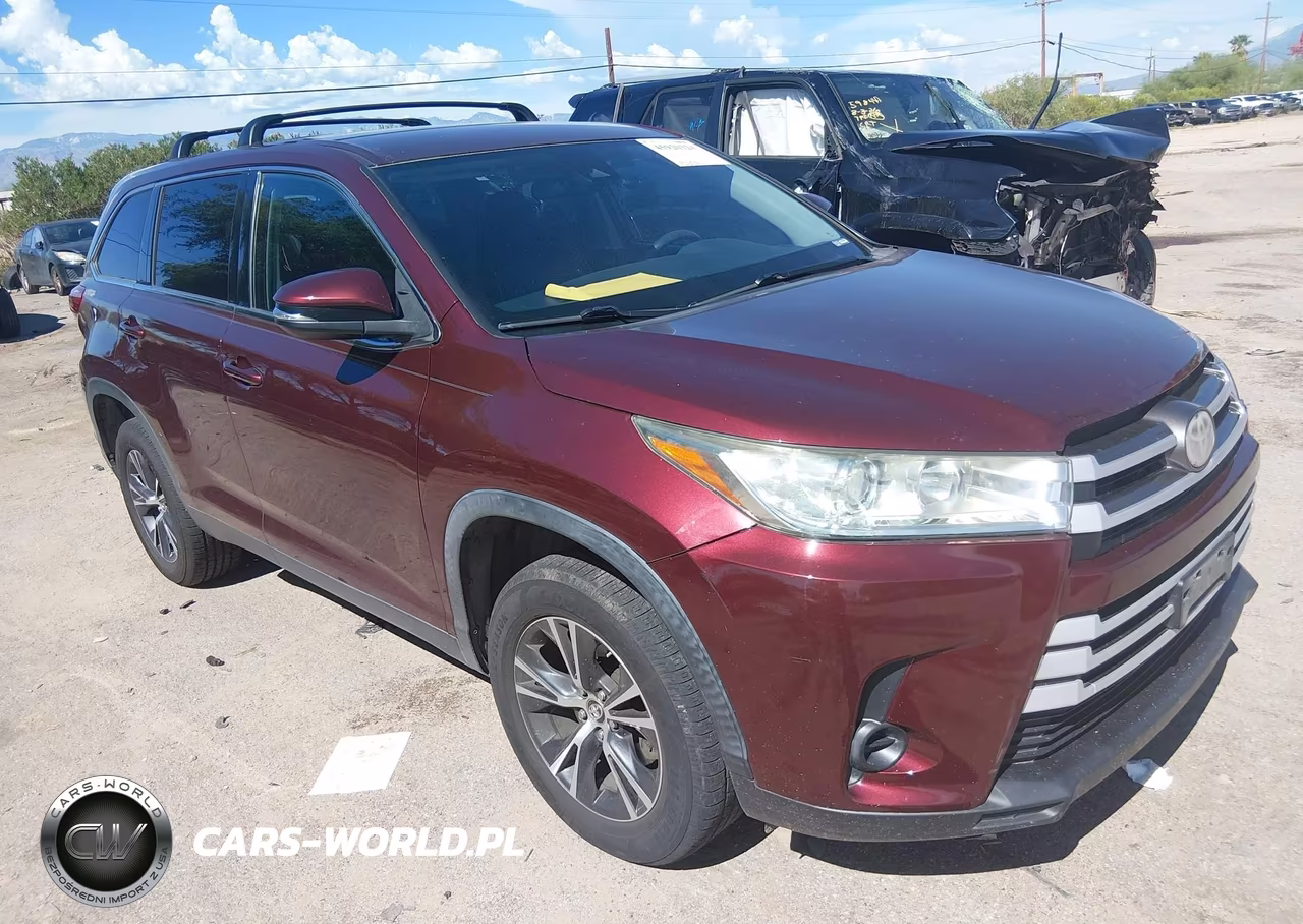 2019 Toyota Highlander Le VIN:5TDZZRFH6KS330529 - 1