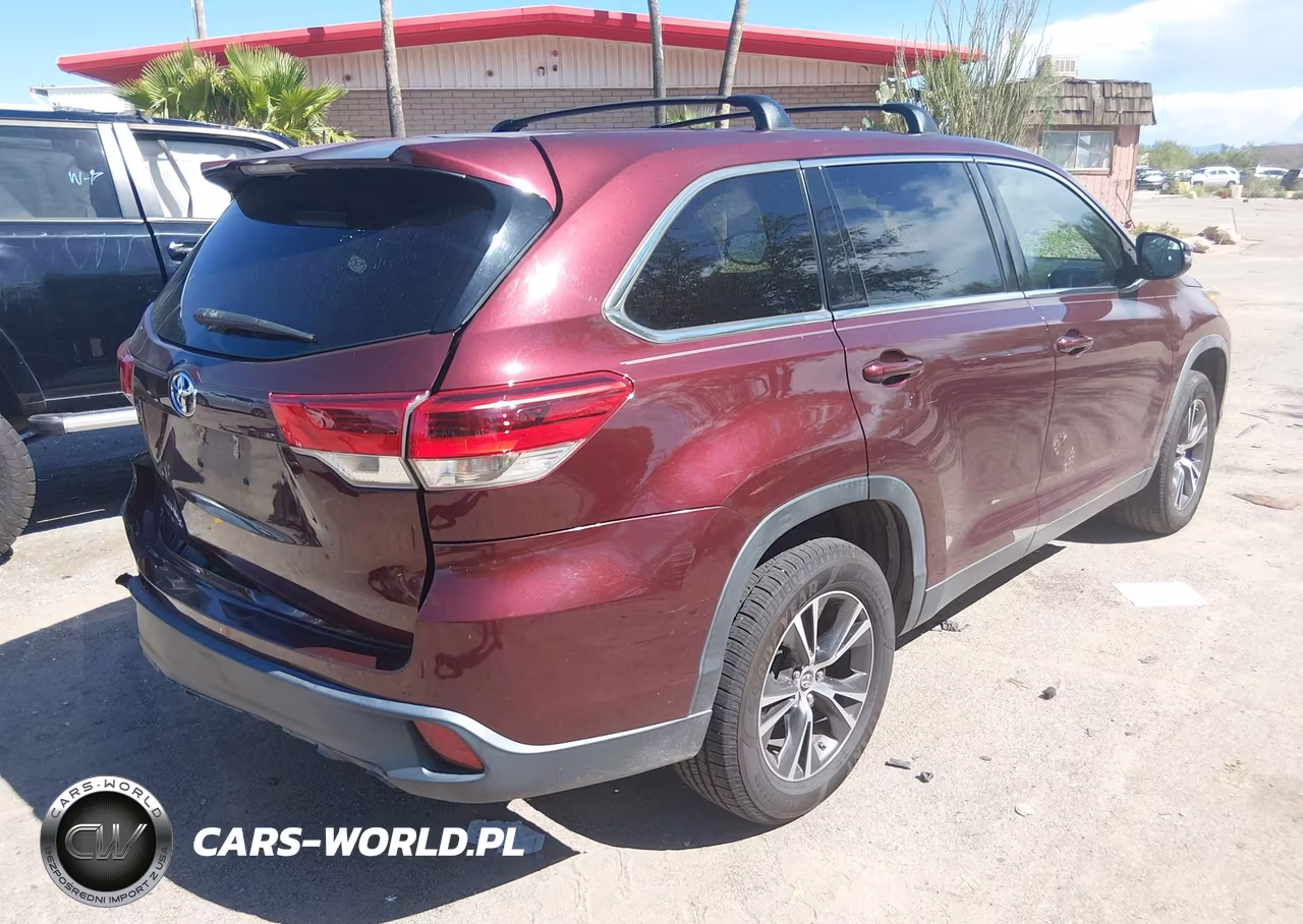 2019 Toyota Highlander Le VIN:5TDZZRFH6KS330529 - 4