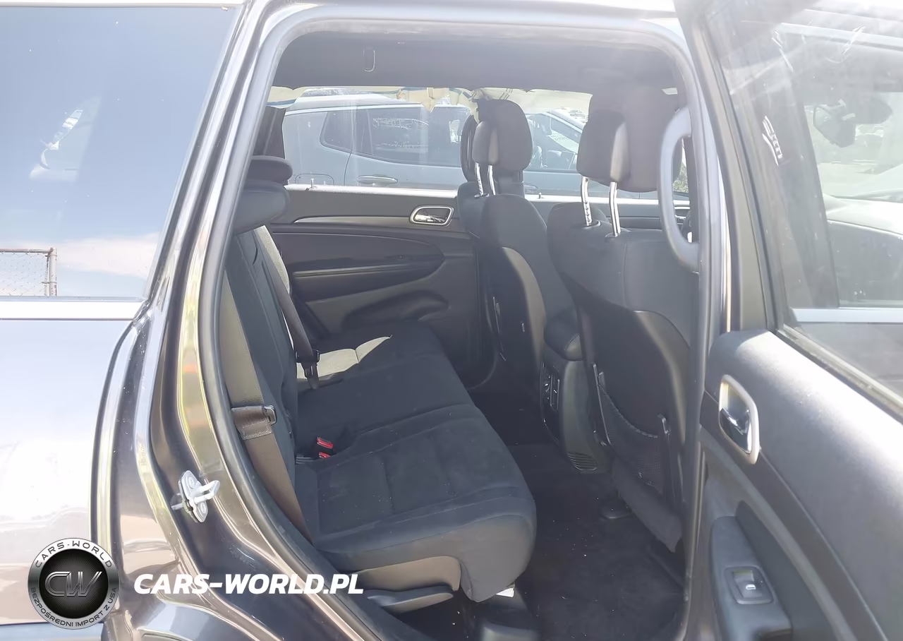 2016 Jeep Grand Cherokee Laredo VIN:1C4RJFAG4GC493743 - 8