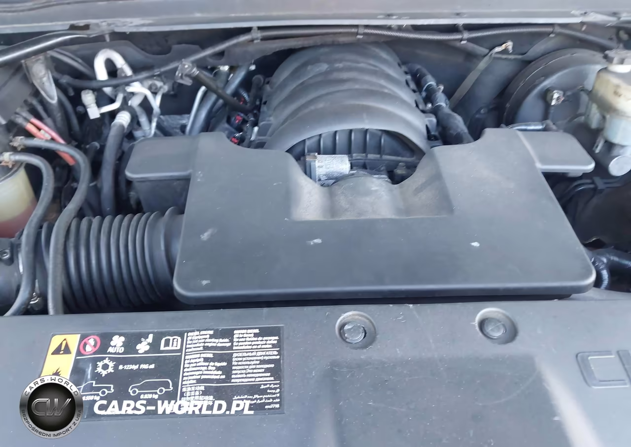2018 Chevrolet Suburban Lt VIN:1GNSKHKC3JR377709 - 10