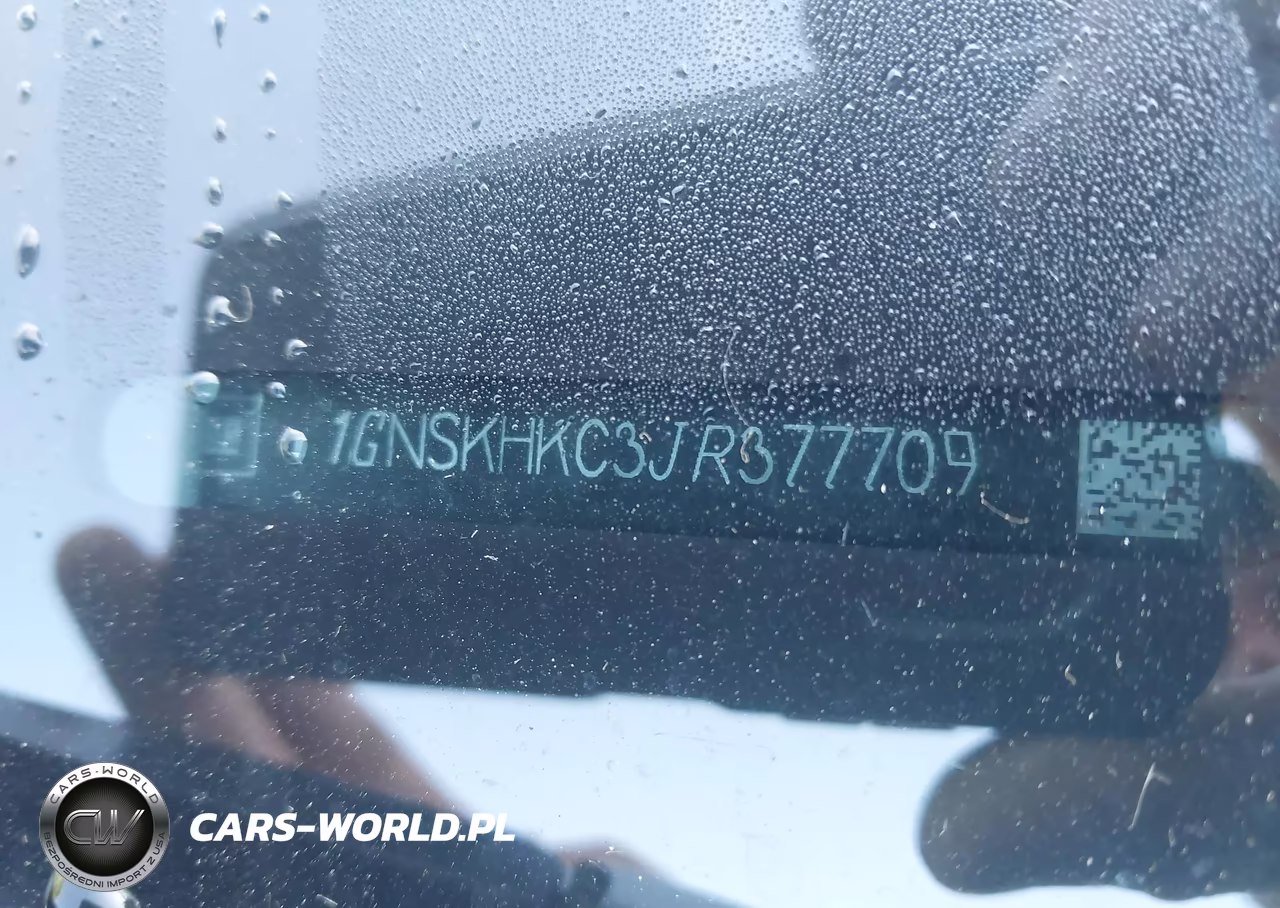 2018 Chevrolet Suburban Lt VIN:1GNSKHKC3JR377709 - 17
