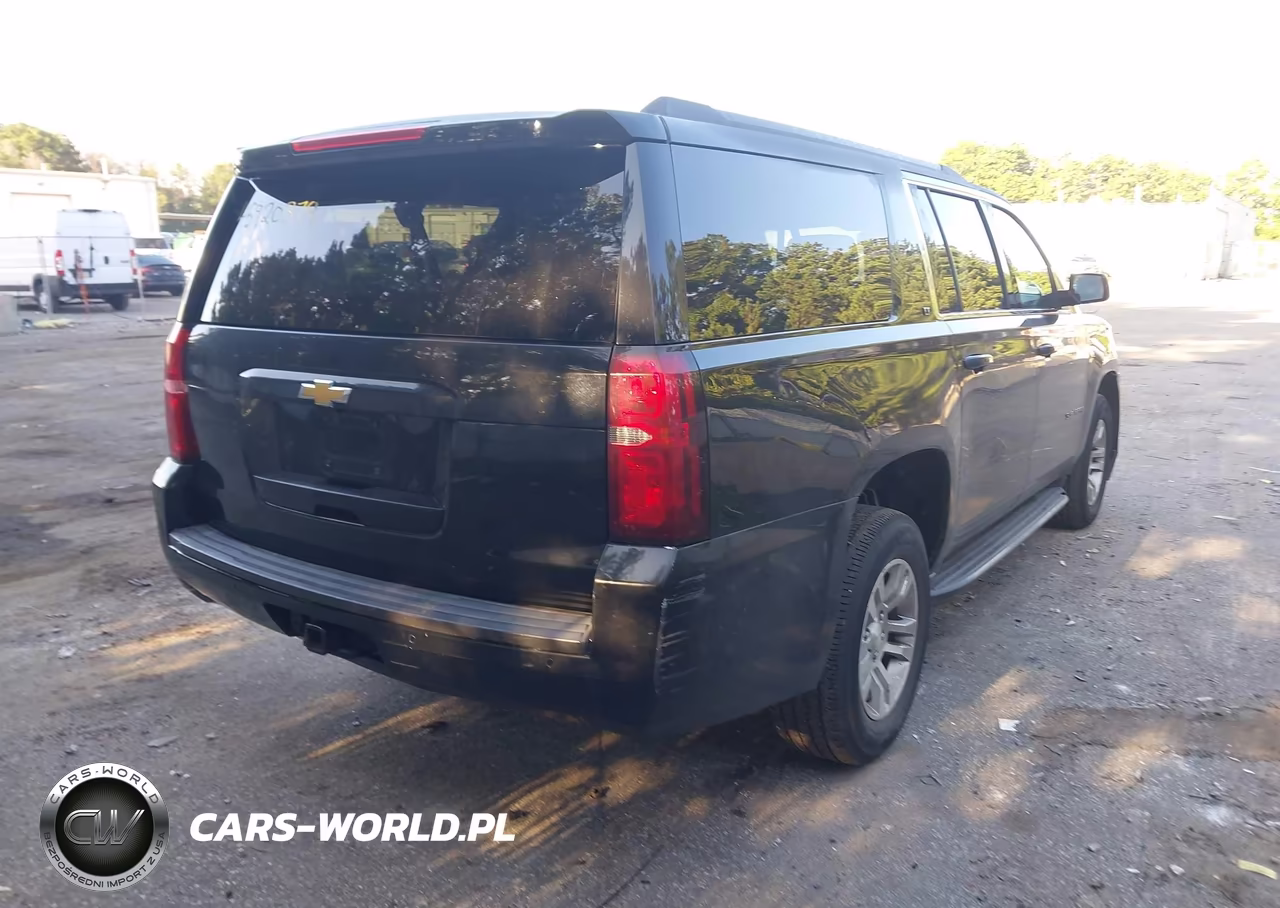2018 Chevrolet Suburban Lt VIN:1GNSKHKC3JR377709 - 4