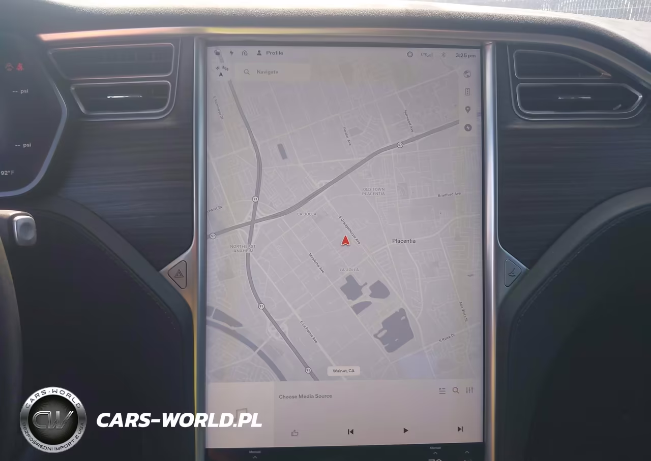 2016 Tesla Model X 60D-70D-75D-90D VIN:5YJXCDE22GF026263 - 18