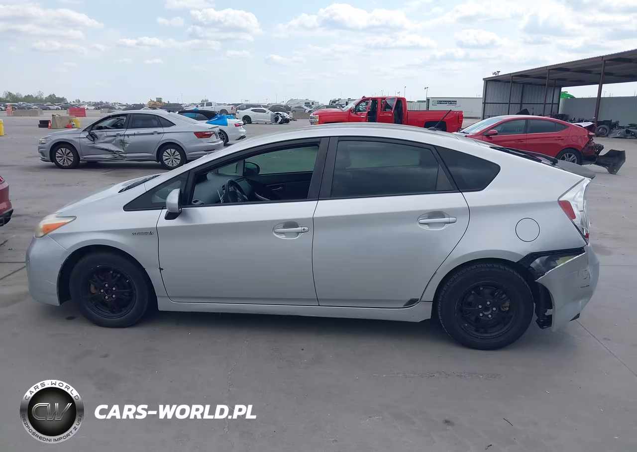 2013 Toyota Prius Two VIN:JTDKN3DU4D5541652 - 14