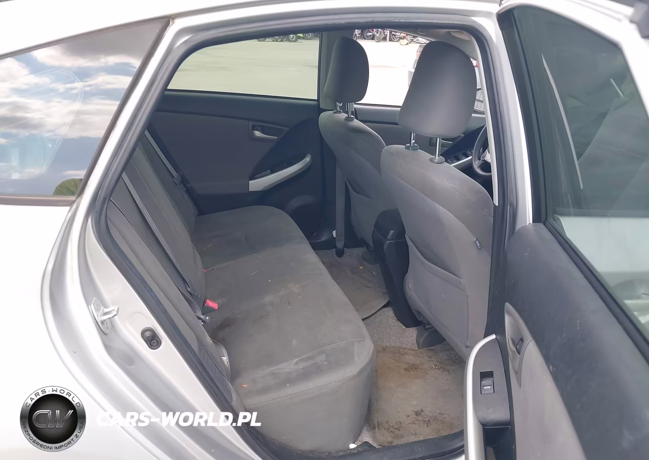2013 Toyota Prius Two VIN:JTDKN3DU4D5541652 - 8