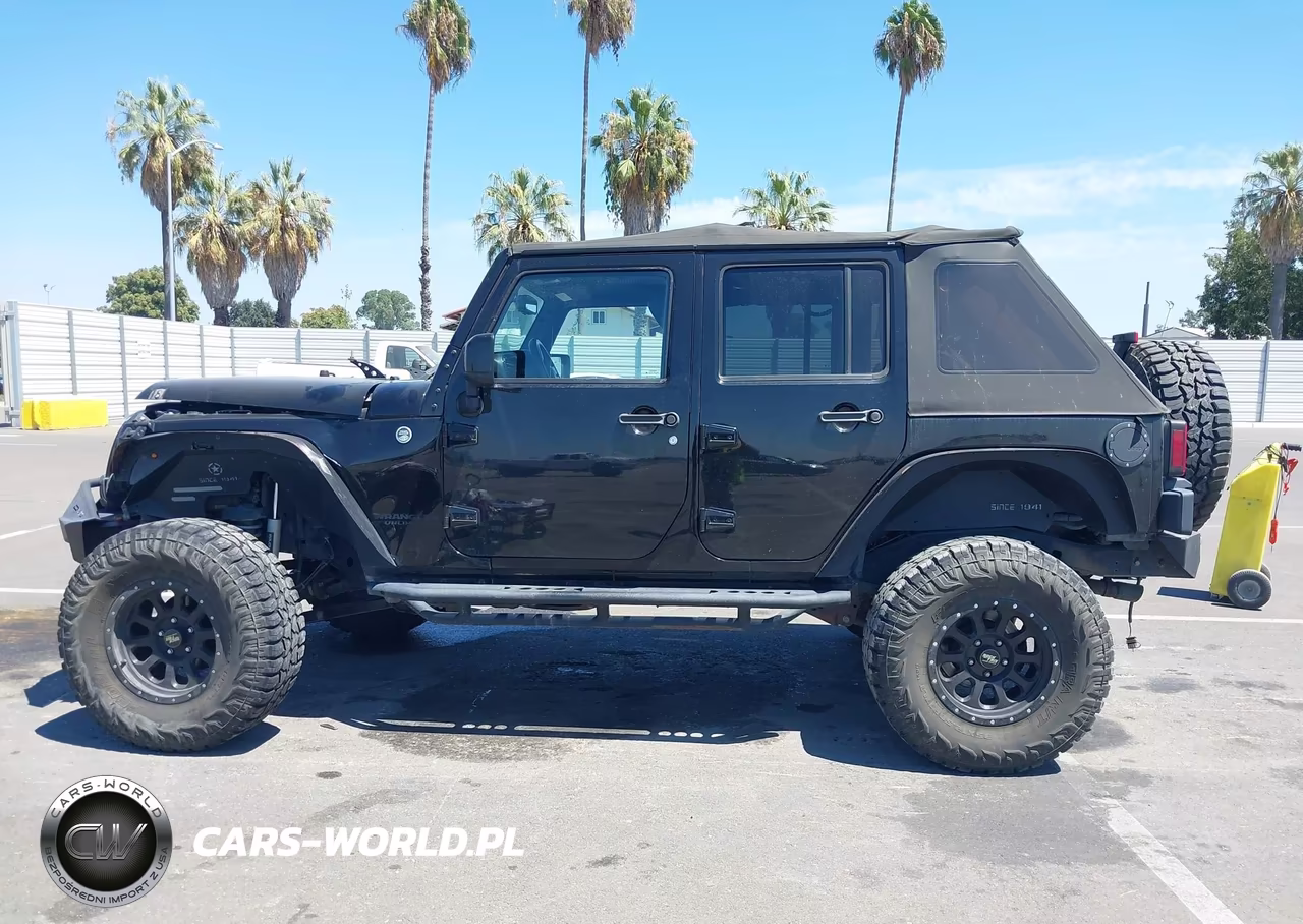2014 Jeep Wrangler Unlimited Altitude VIN:1C4BJWEG9EL324679 - 15