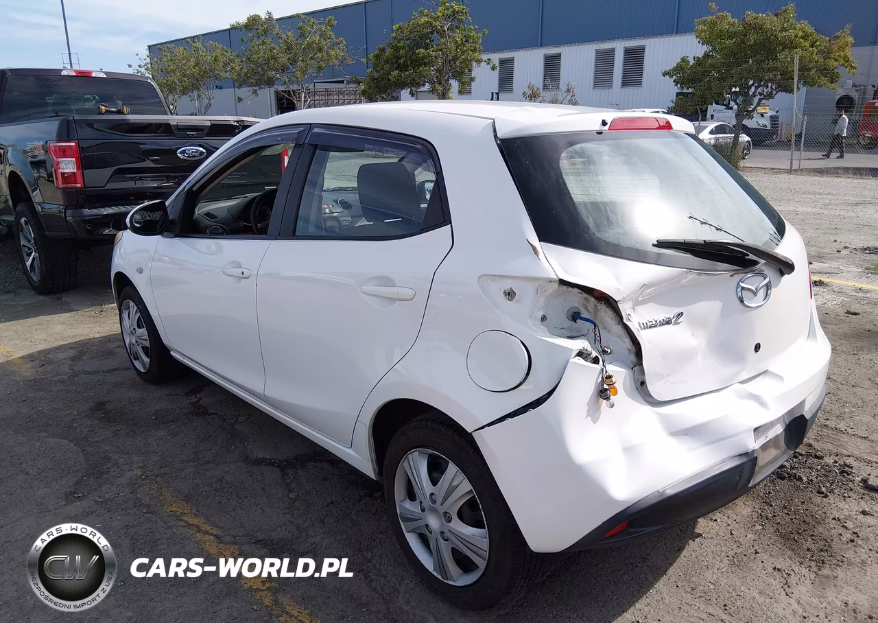 2013 Mazda Mazda2 Sport VIN:JM1DE1KZ9D0156709 - 3