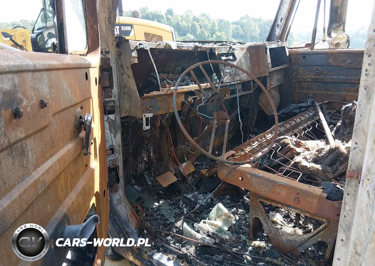1998 International 4000 4700 VIN:1HTSCABK6WH501556 - 5