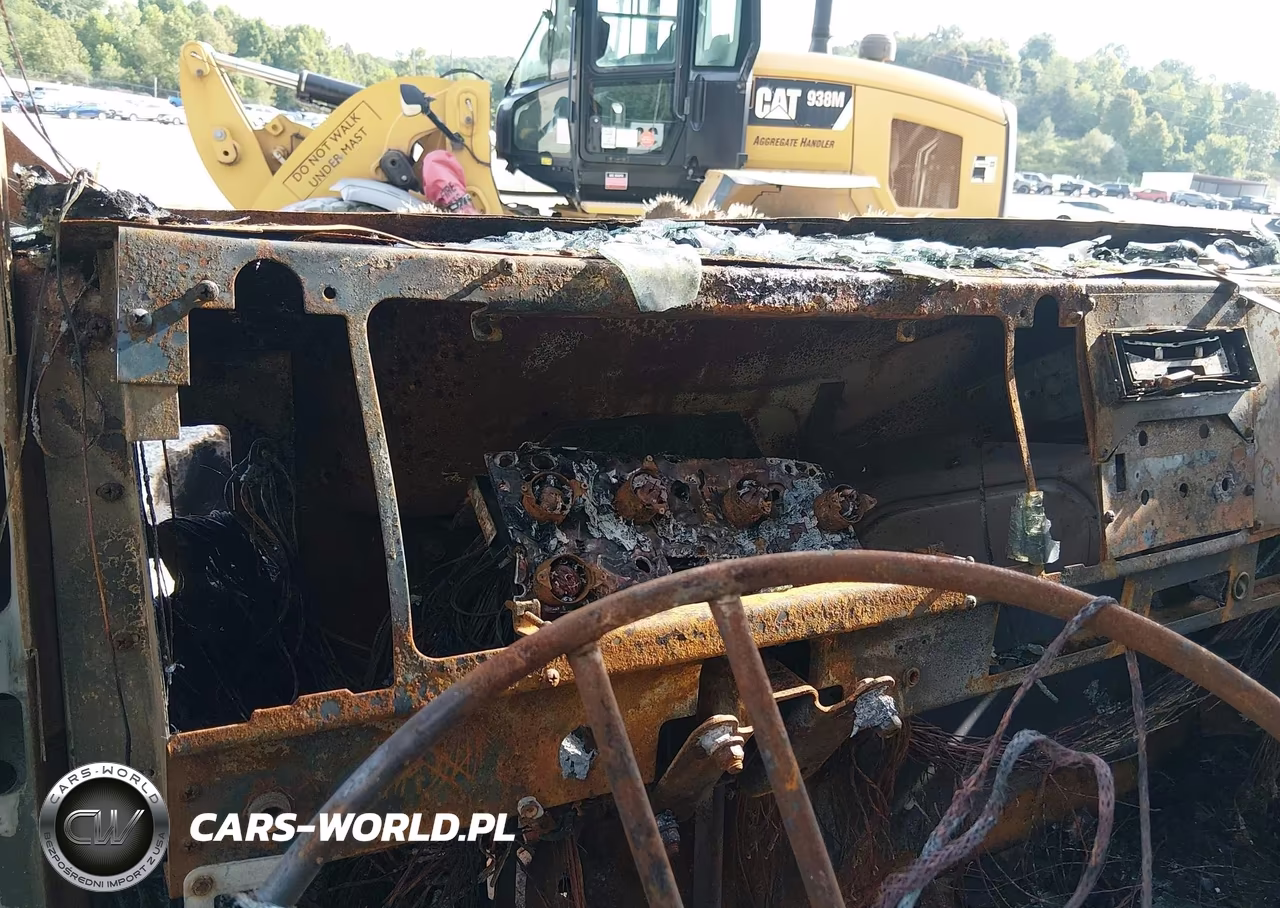 1998 International 4000 4700 VIN:1HTSCABK6WH501556 - 6