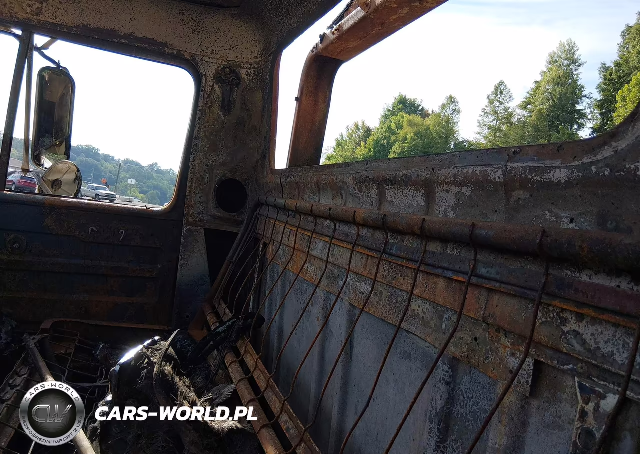 1998 International 4000 4700 VIN:1HTSCABK6WH501556 - 7