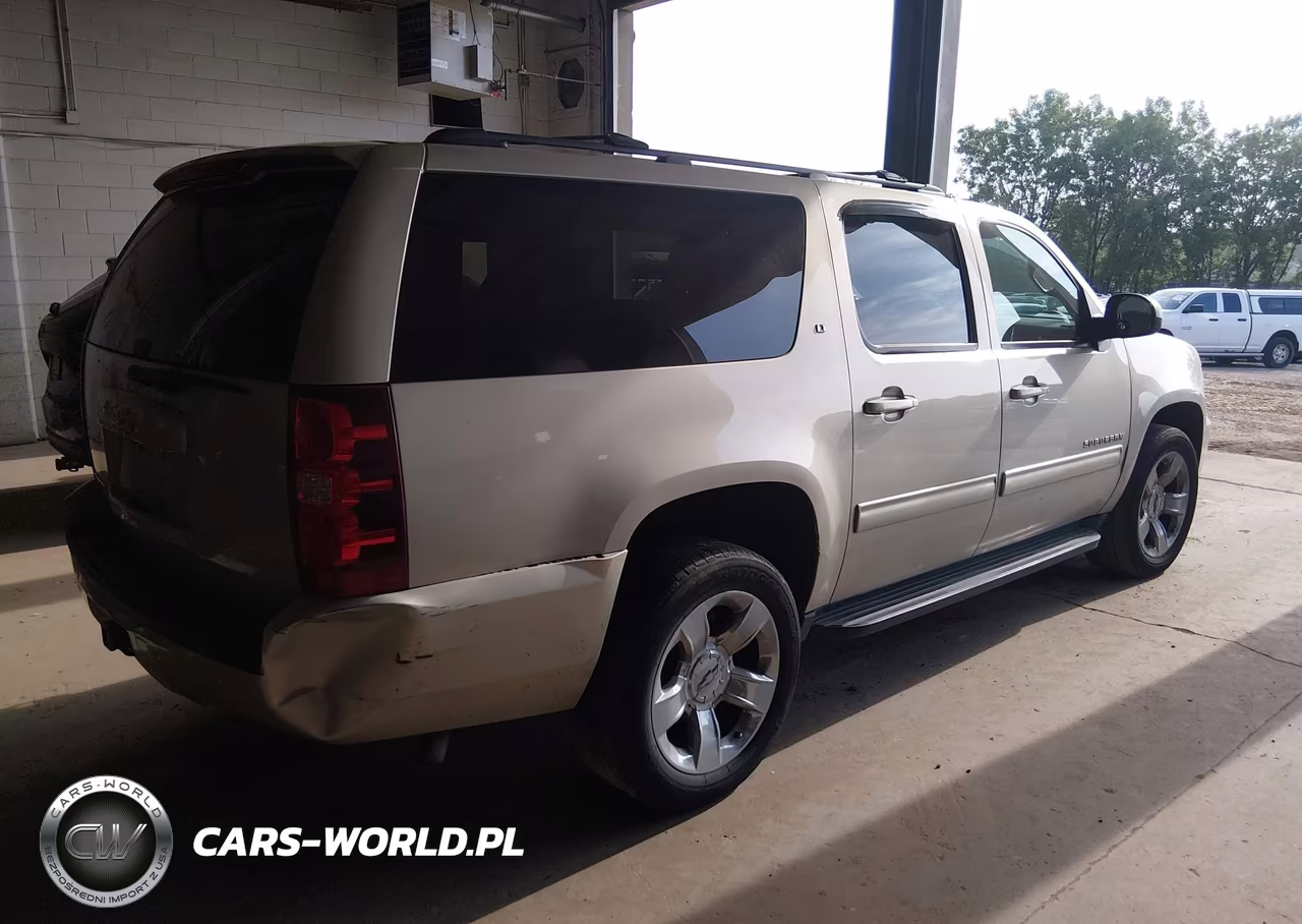 2014 Chevrolet Suburban Lt VIN:1GNSKJE76ER193795 - 4
