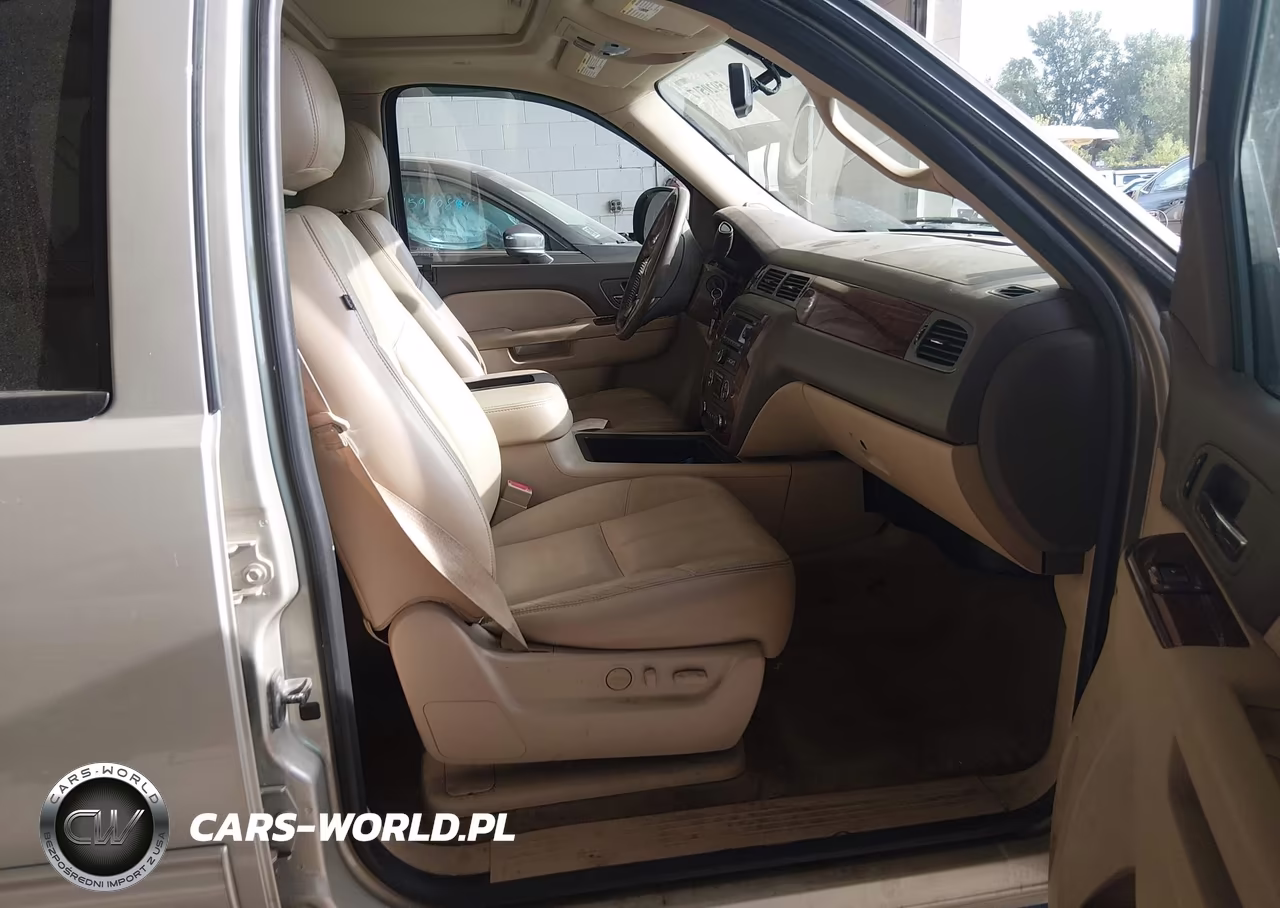 2014 Chevrolet Suburban Lt VIN:1GNSKJE76ER193795 - 5