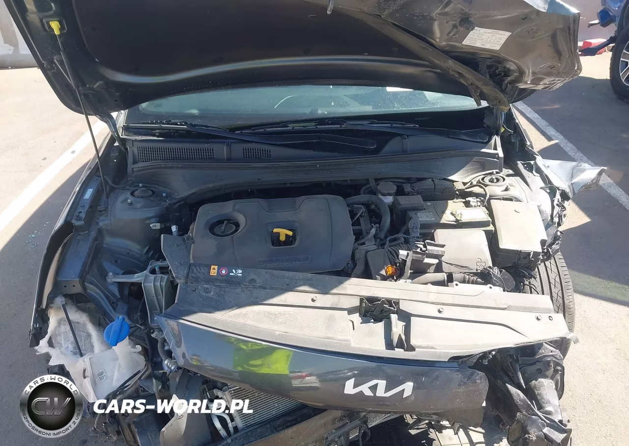 2023 Kia Forte Gt-Line VIN:3KPF54AD0PE663025 - 10