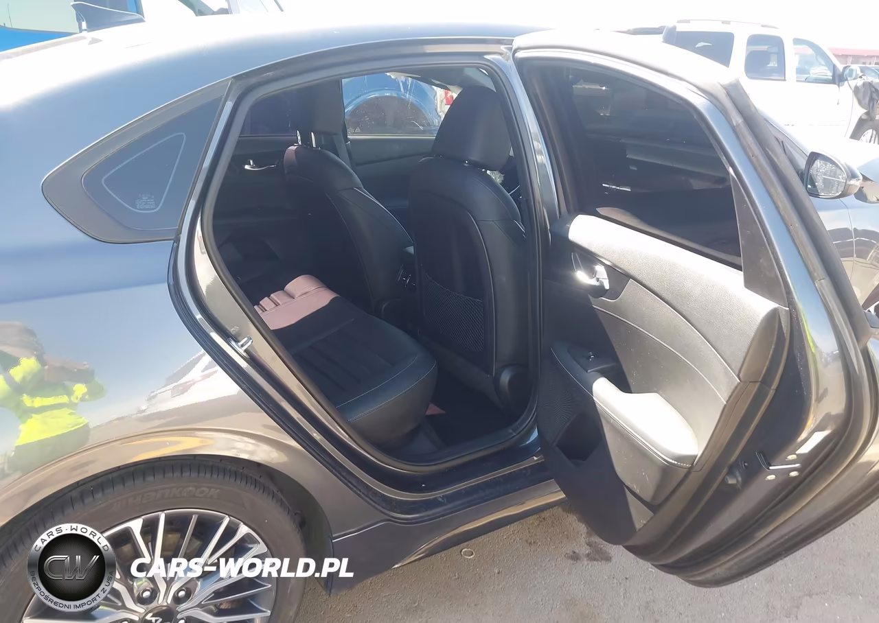 2023 Kia Forte Gt-Line VIN:3KPF54AD0PE663025 - 8