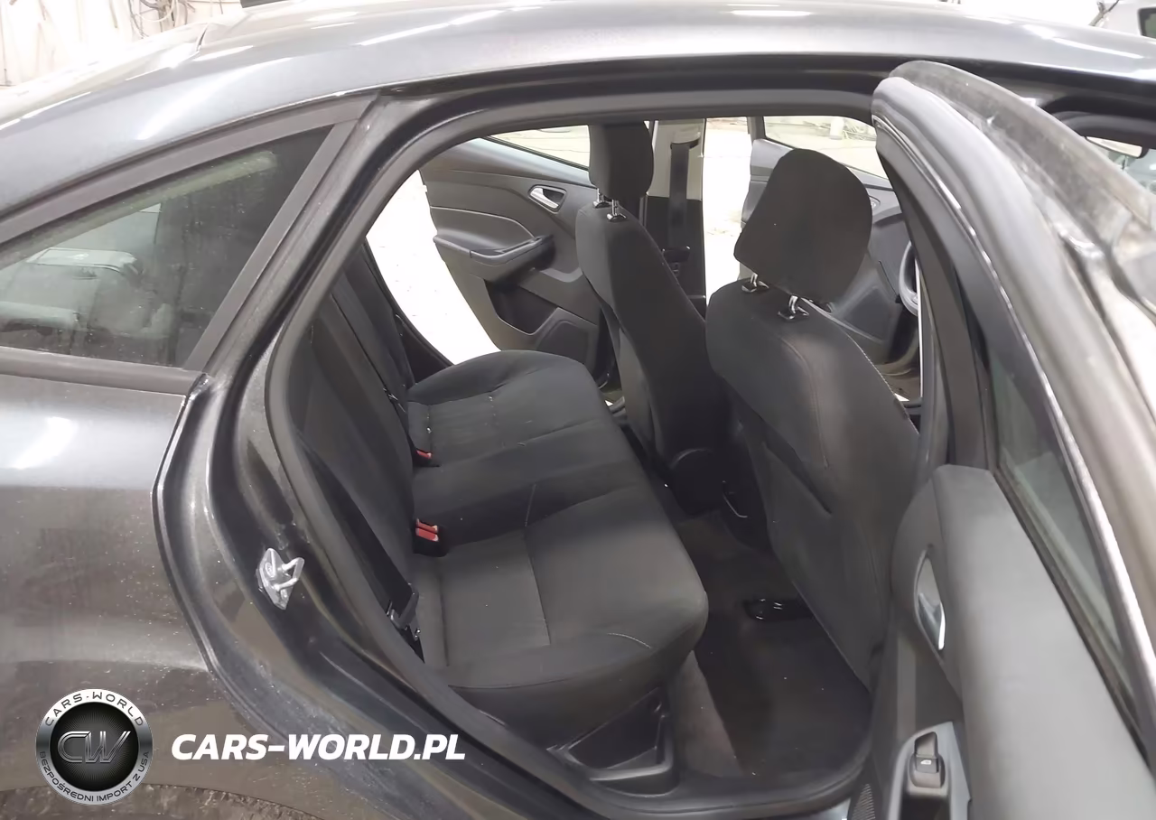 2017 Ford Focus Se VIN:1FADP3F20HL315453 - 8