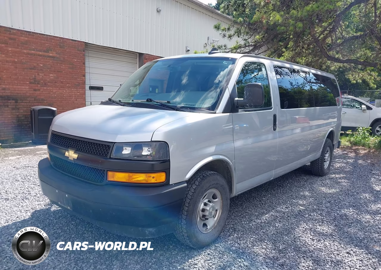 2020 Chevrolet Express Passenger Rwd 3500 Extended Wheelbase Ls VIN:1GAZGNFP8L1273067 - 2