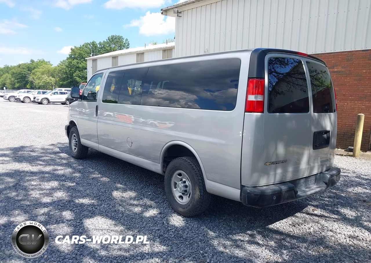 2020 Chevrolet Express Passenger Rwd 3500 Extended Wheelbase Ls VIN:1GAZGNFP8L1273067 - 3