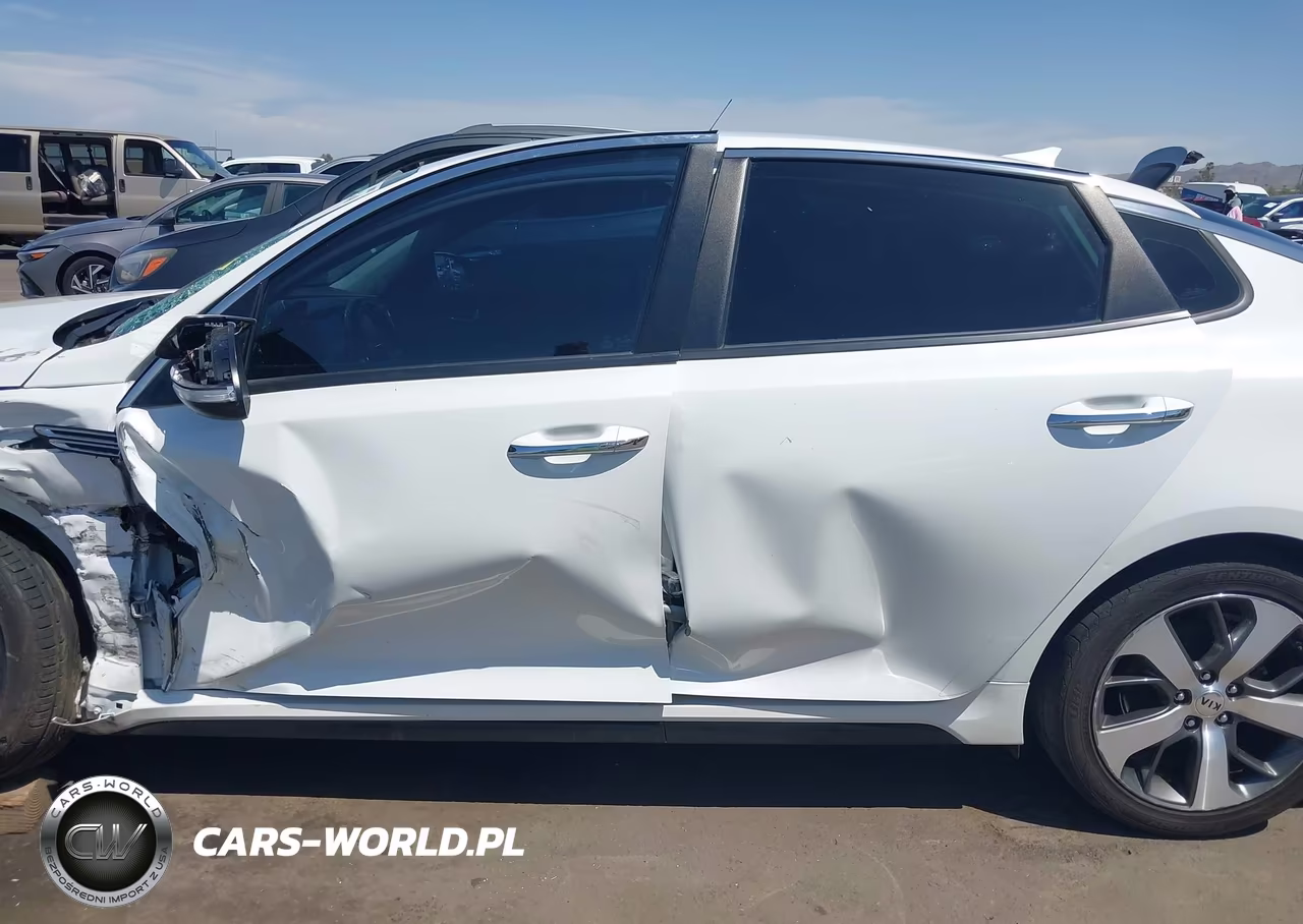 2020 Kia Optima S VIN:5XXGT4L32LG440646 - 15
