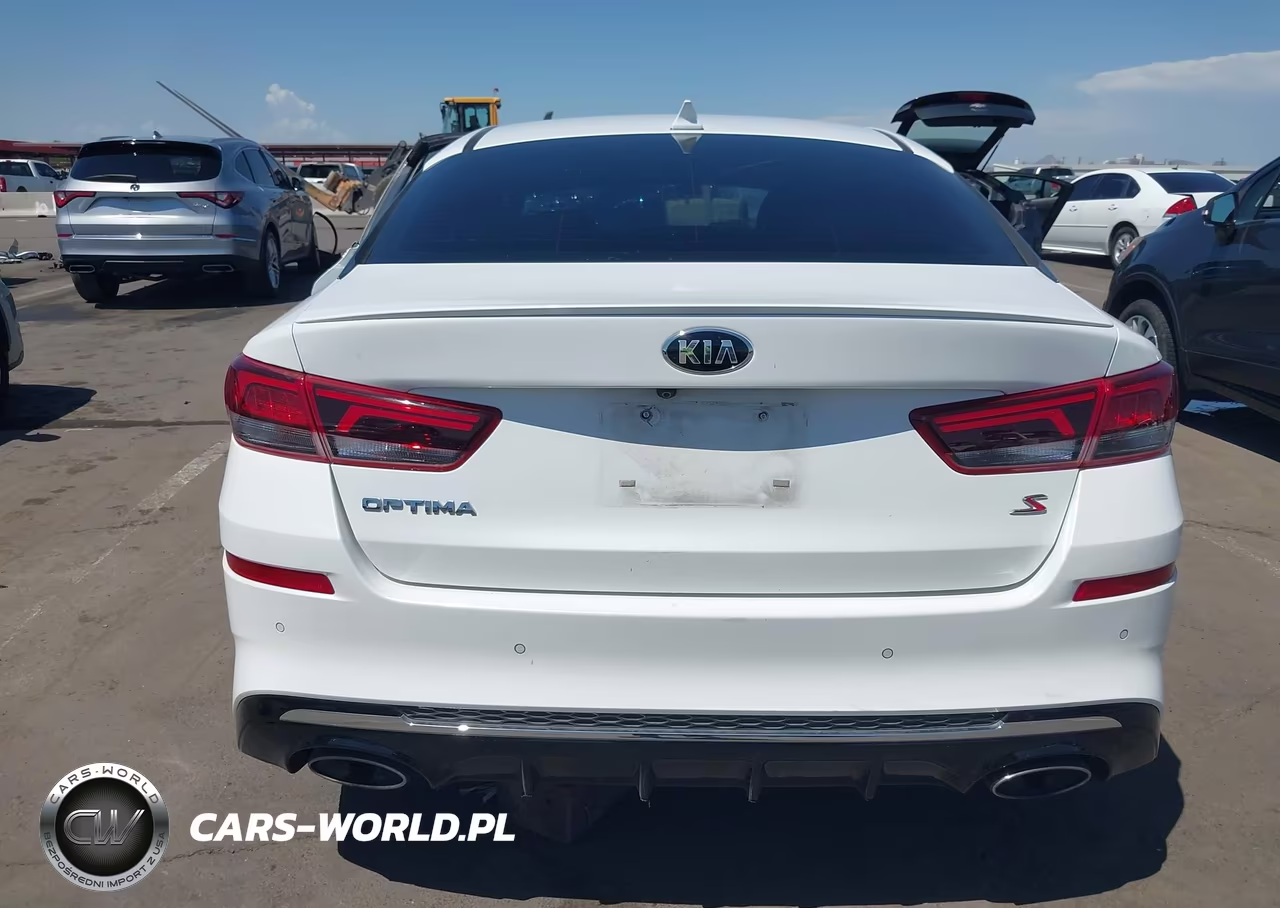 2020 Kia Optima S VIN:5XXGT4L32LG440646 - 17