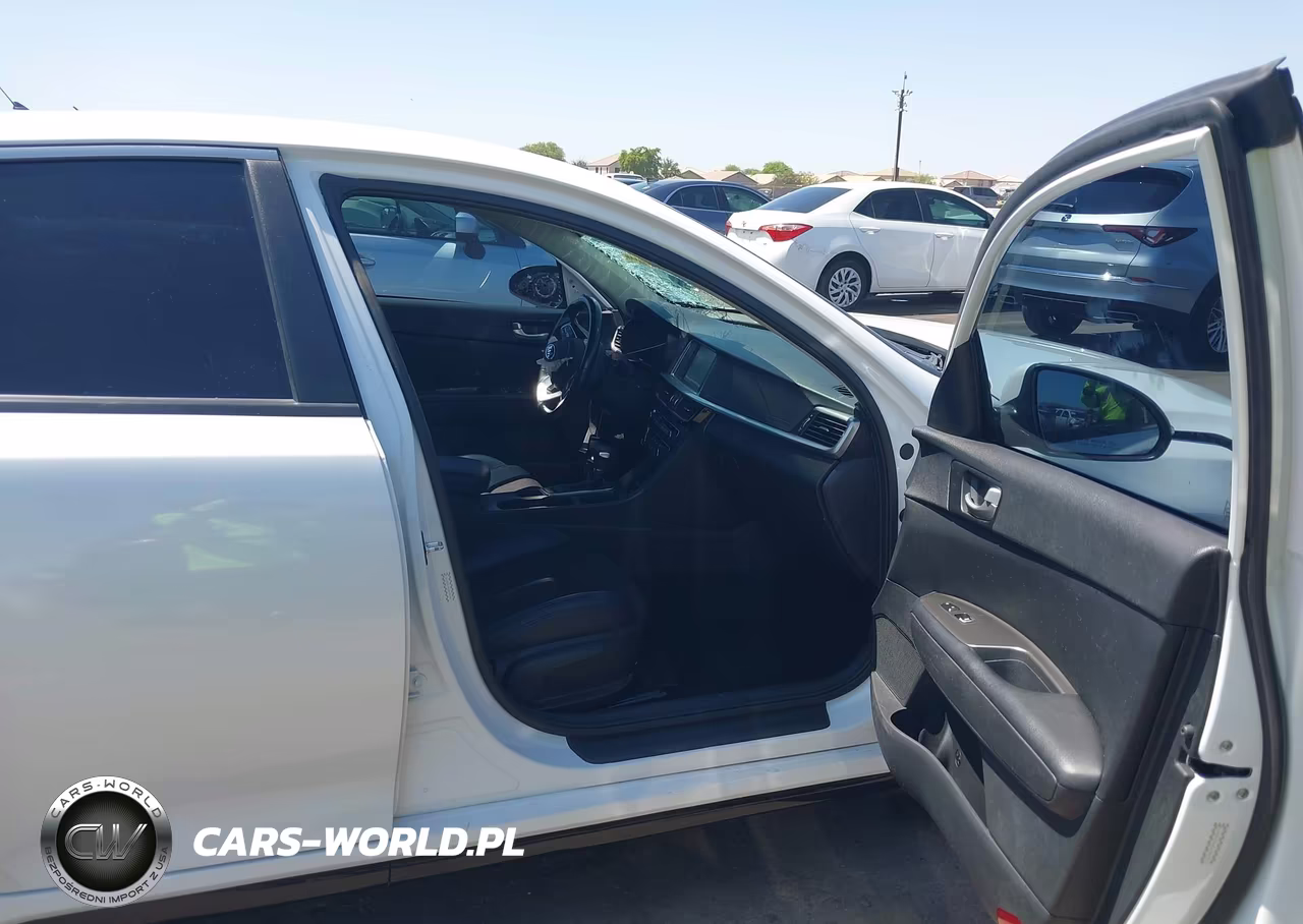 2020 Kia Optima S VIN:5XXGT4L32LG440646 - 5