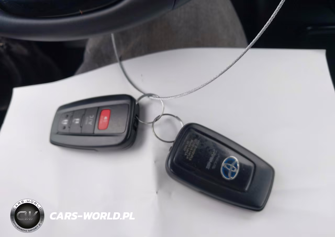 2021 Toyota Prius Prime Le VIN:JTDKAMFP4M3196305 - 11