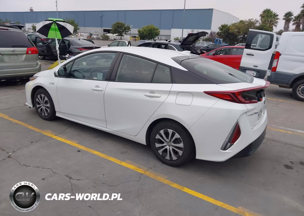 2021 Toyota Prius Prime Le VIN:JTDKAMFP4M3196305 - 3