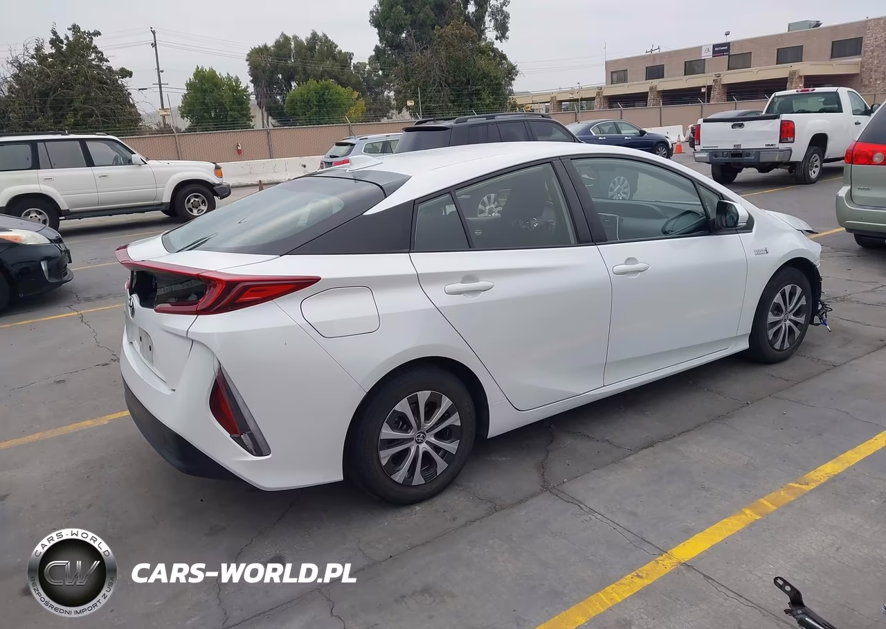 2021 Toyota Prius Prime Le VIN:JTDKAMFP4M3196305 - 4