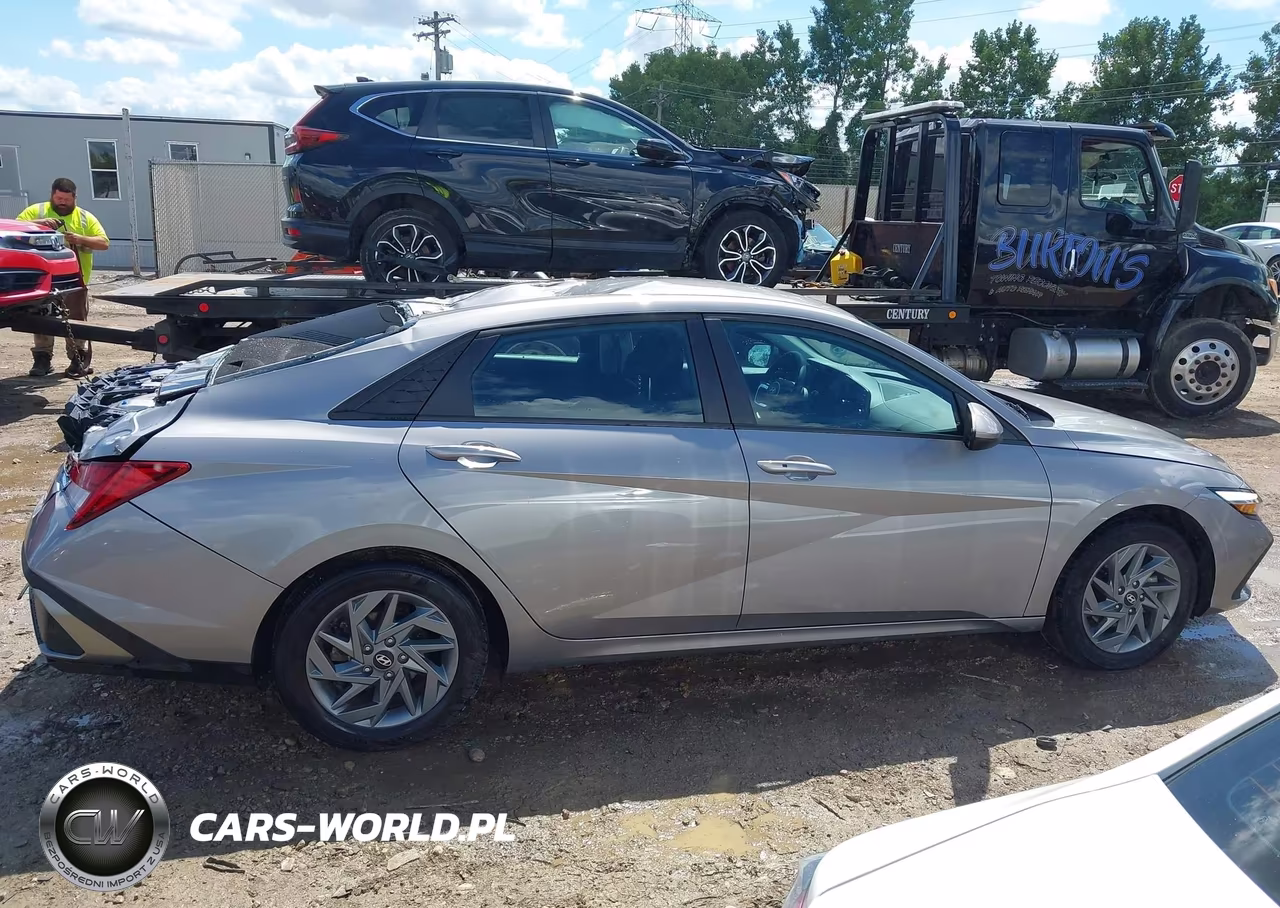 2025 Hyundai Elantra Hybrid Blue VIN:KMHLM4DJ3SU135931 - 14
