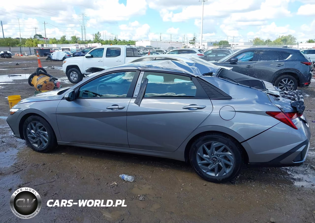 2025 Hyundai Elantra Hybrid Blue VIN:KMHLM4DJ3SU135931 - 15