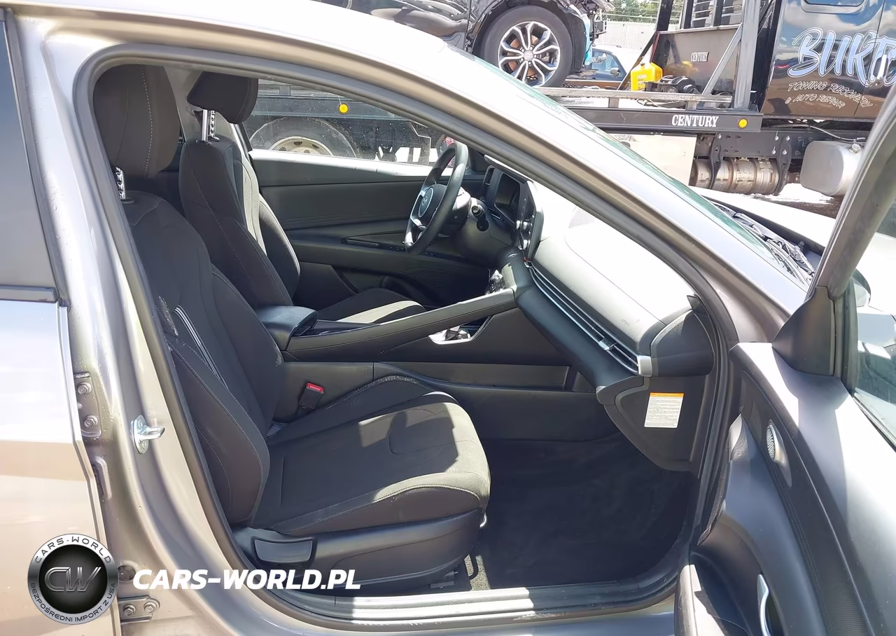 2025 Hyundai Elantra Hybrid Blue VIN:KMHLM4DJ3SU135931 - 5