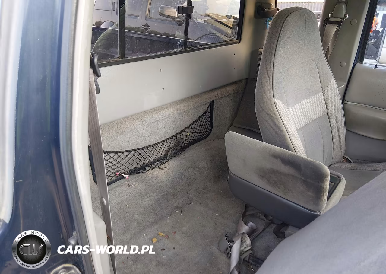 1996 Mazda B3000 Cab Plus VIN:4F4CR16U2TTM03443 - 8
