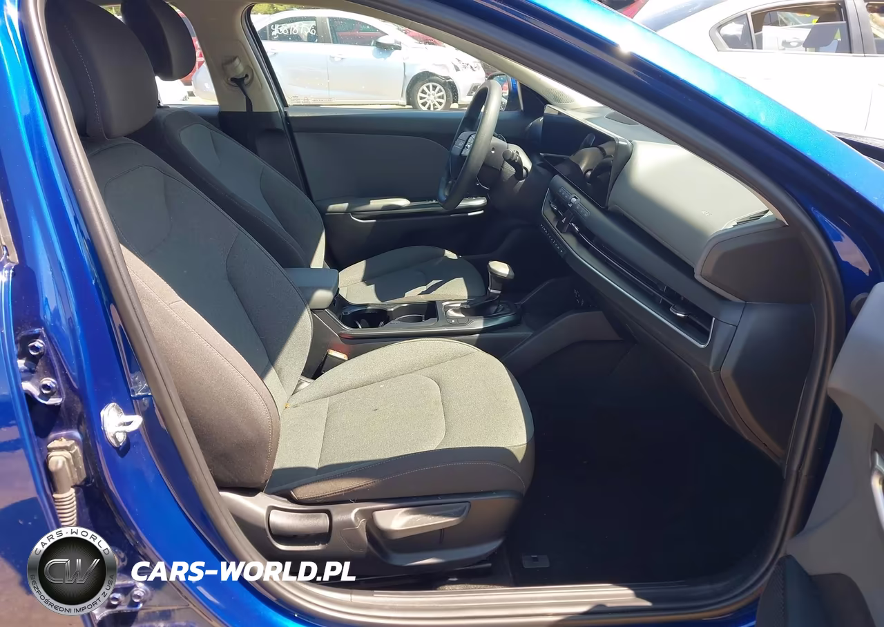 2025 Kia K4 Lxs VIN:3KPFT4DE0SE106716 - 5