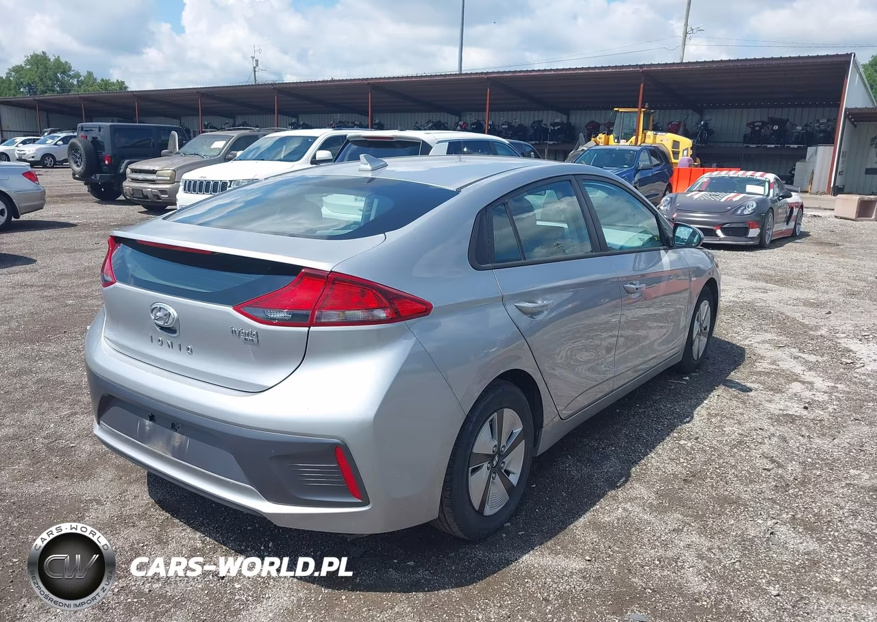 2020 Hyundai Ioniq Hybrid Blue VIN:KMHC65LCXLU220348 - 4