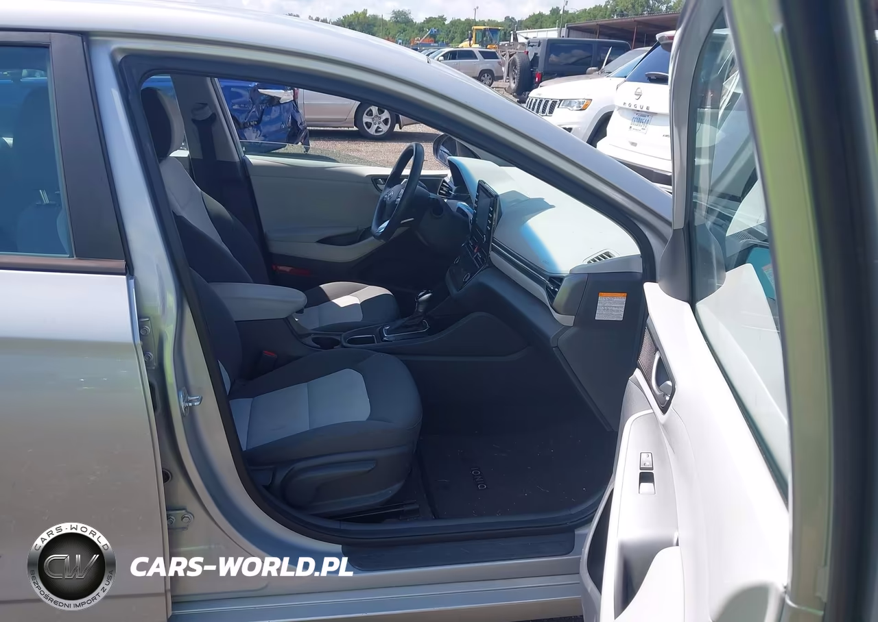 2020 Hyundai Ioniq Hybrid Blue VIN:KMHC65LCXLU220348 - 5