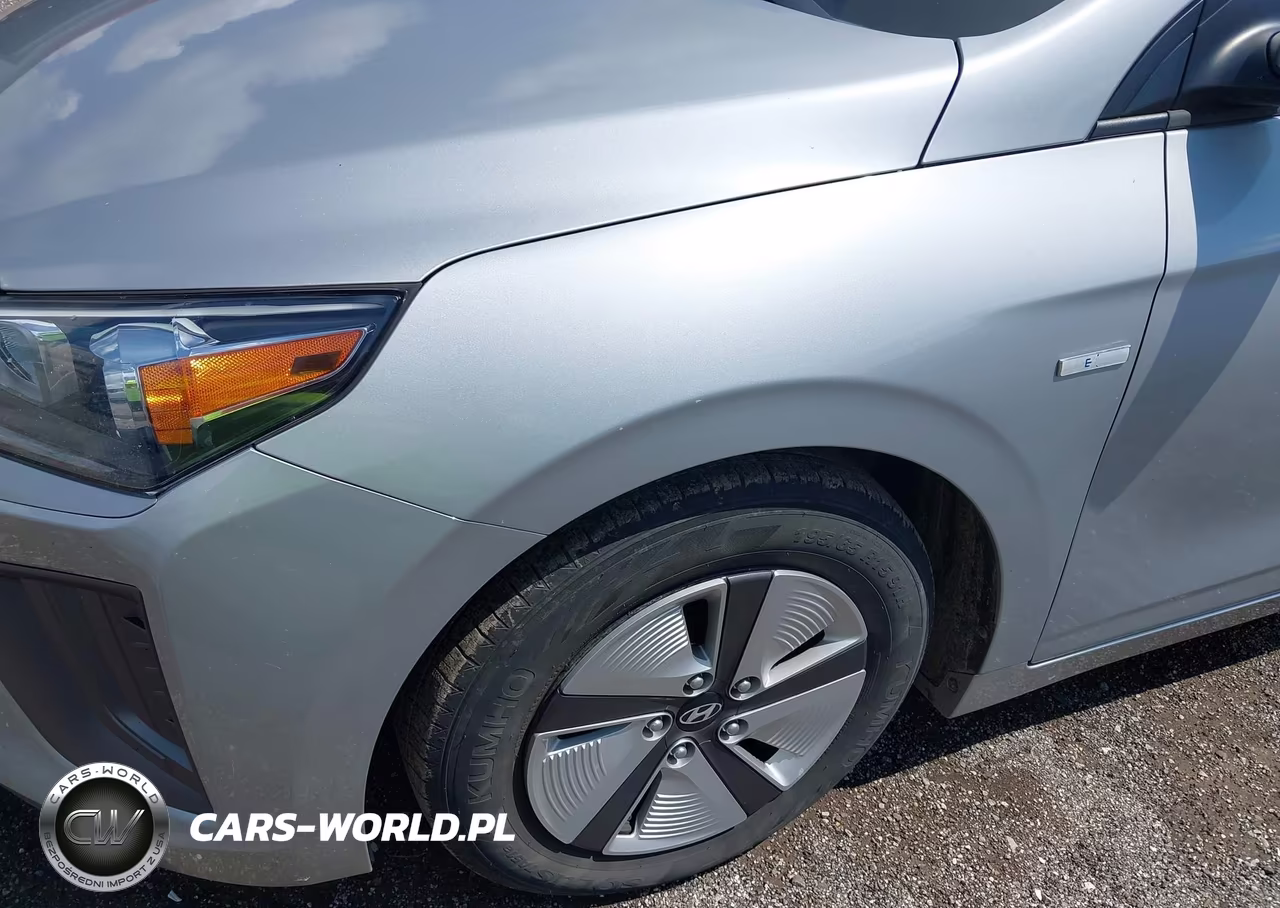 2020 Hyundai Ioniq Hybrid Blue VIN:KMHC65LCXLU220348 - 6