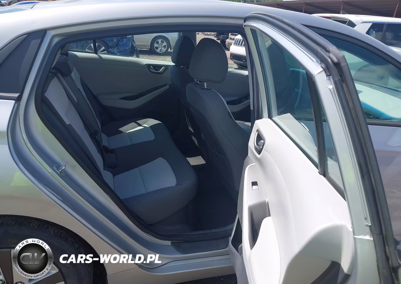 2020 Hyundai Ioniq Hybrid Blue VIN:KMHC65LCXLU220348 - 8