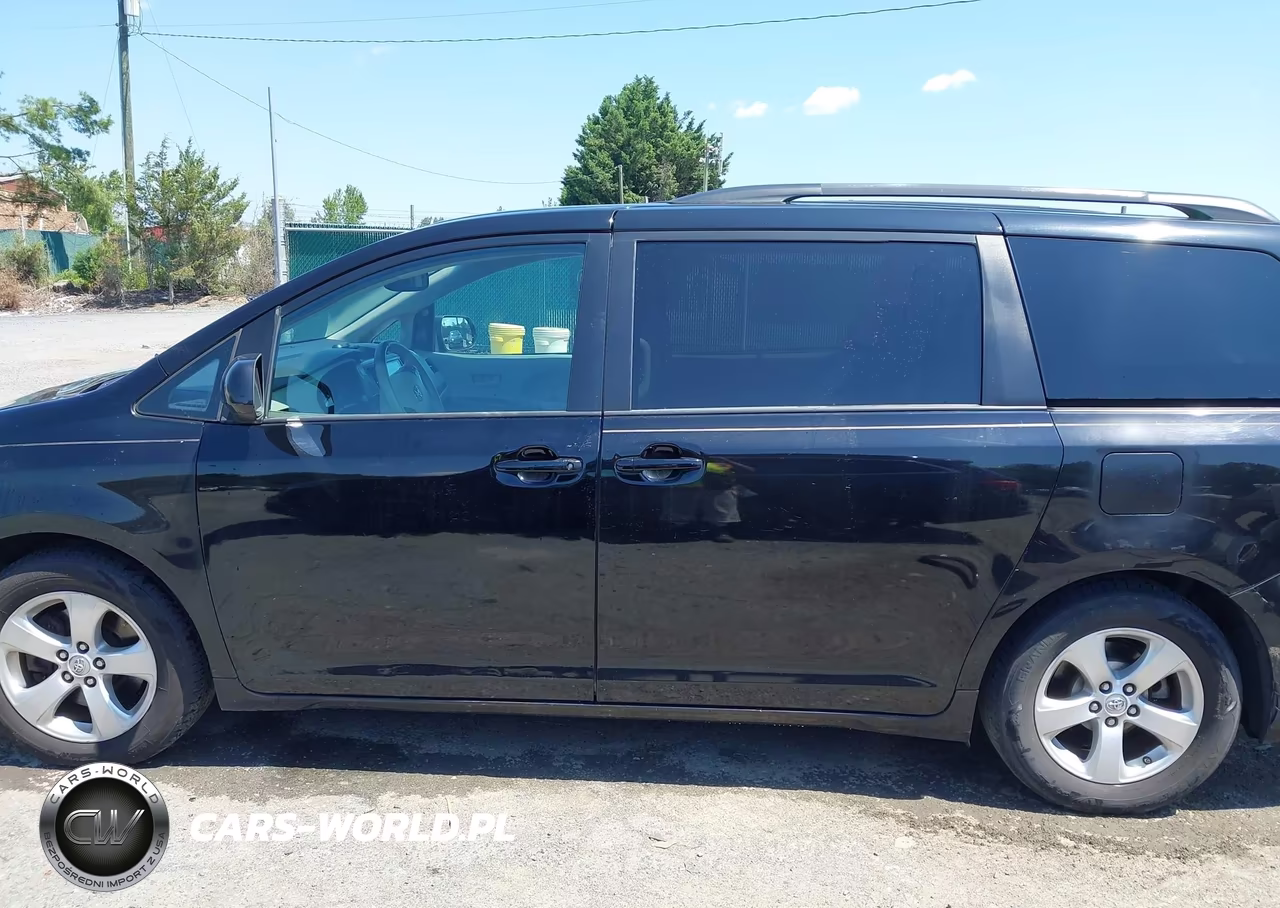 2013 Toyota Sienna Le V6 8 Passenger VIN:5TDKK3DC3DS362982 - 14