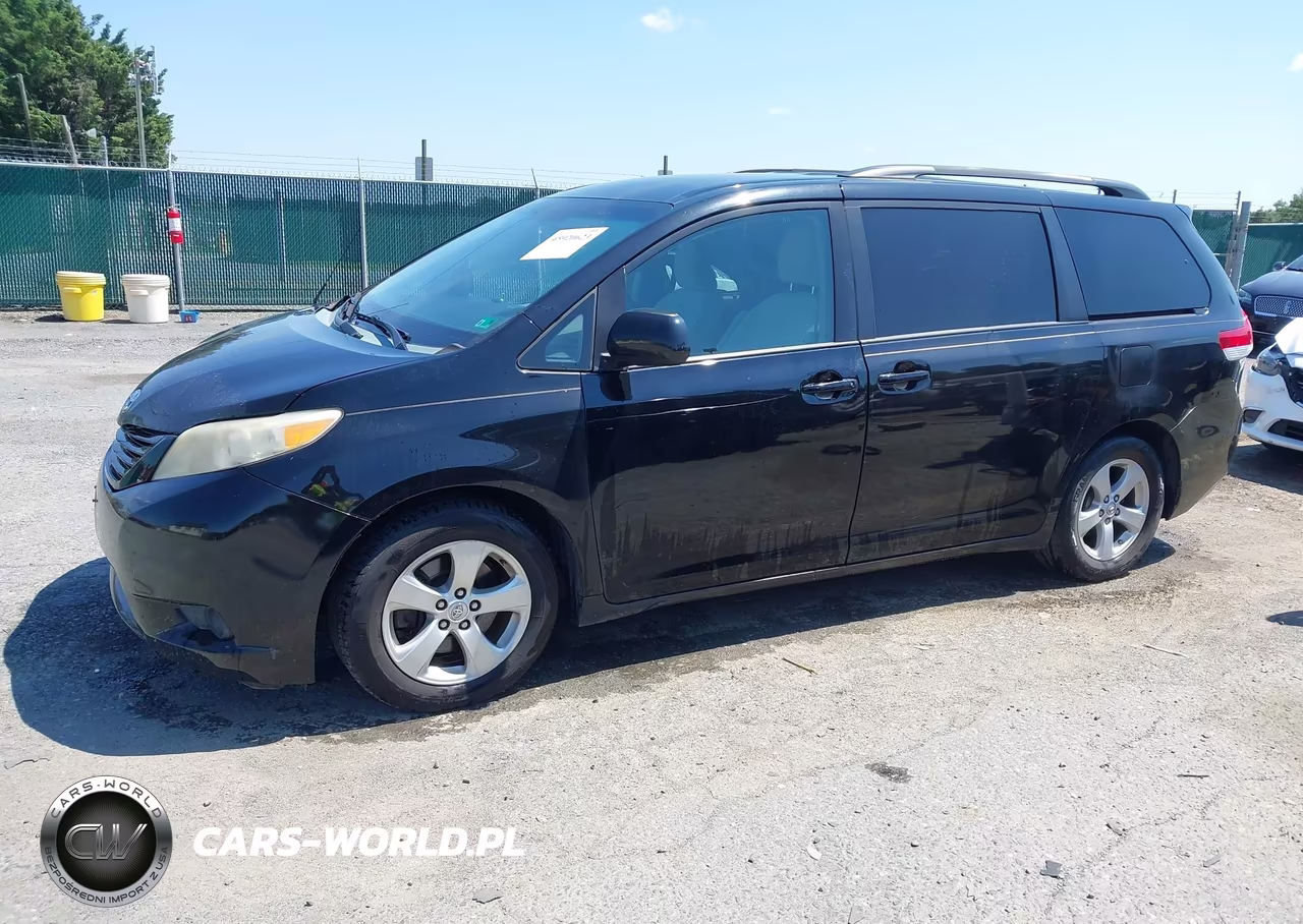2013 Toyota Sienna Le V6 8 Passenger VIN:5TDKK3DC3DS362982 - 2