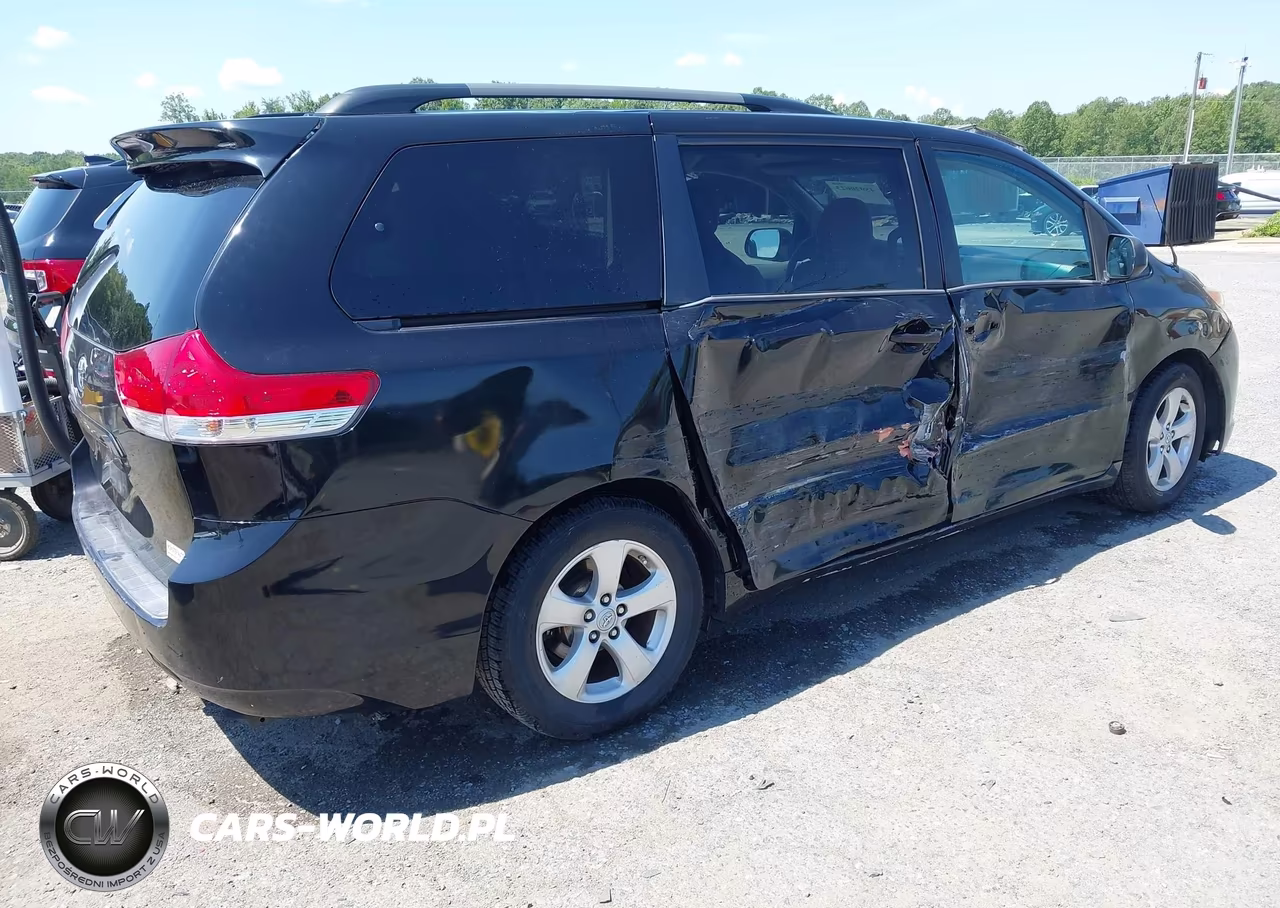 2013 Toyota Sienna Le V6 8 Passenger VIN:5TDKK3DC3DS362982 - 4