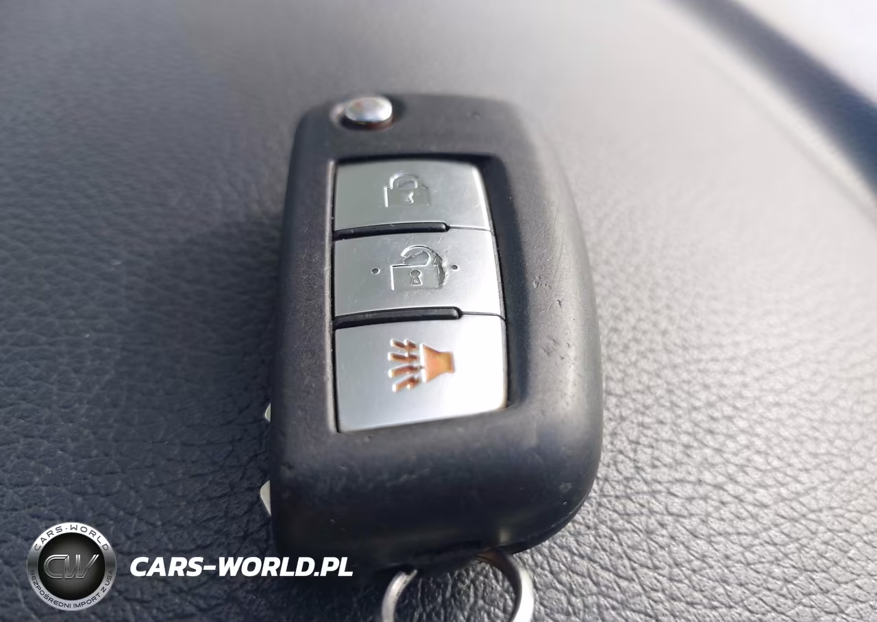 2015 Nissan Rogue S VIN:KNMAT2MT0FP517102 - 11