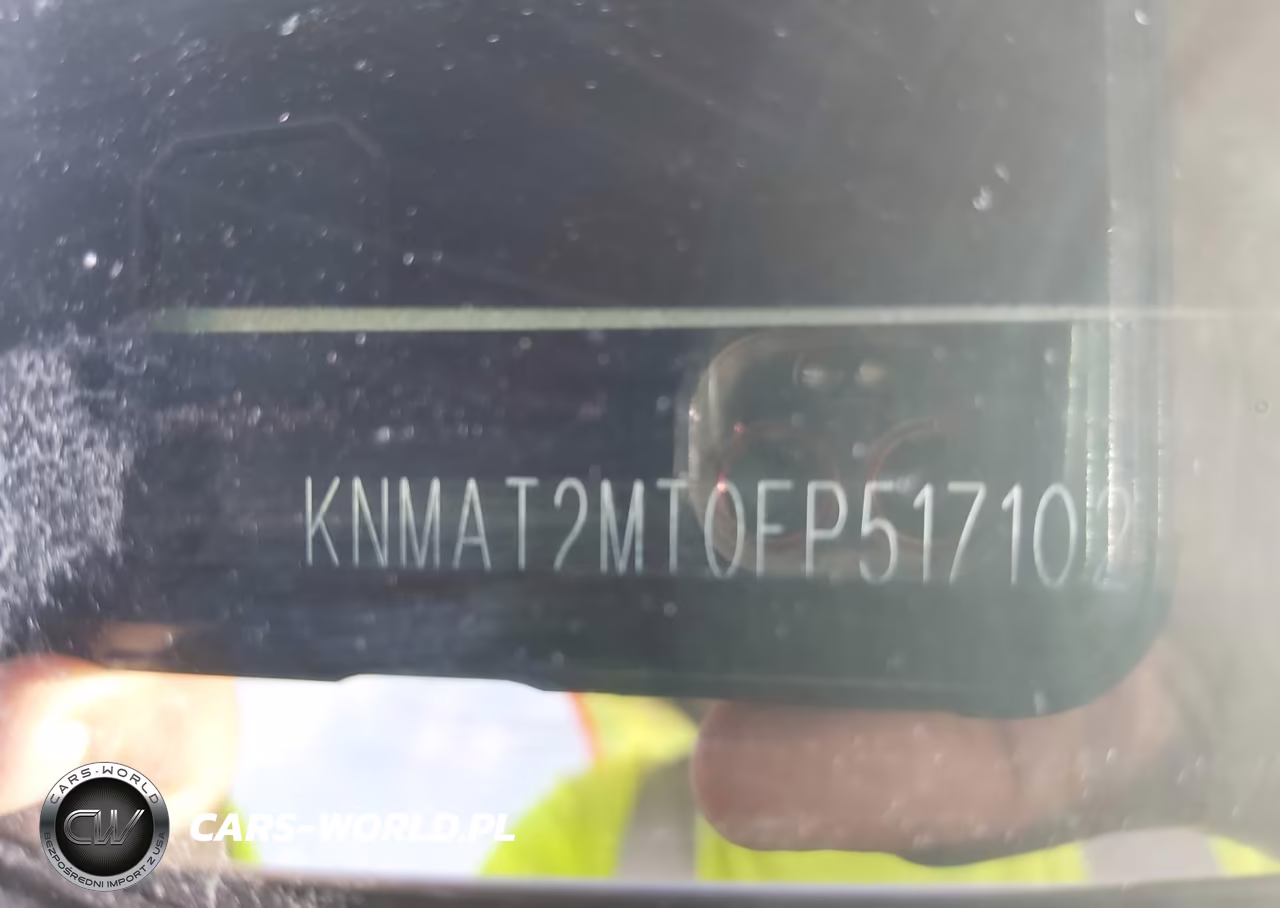 2015 Nissan Rogue S VIN:KNMAT2MT0FP517102 - 19