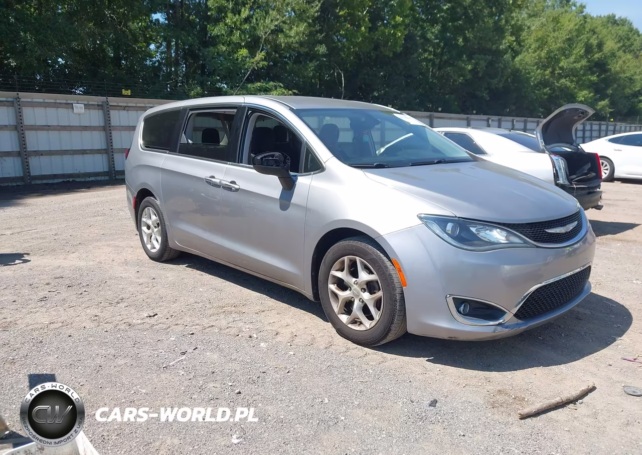 2017 Chrysler Pacifica Touring Plus – zdjęcie 1 z 16