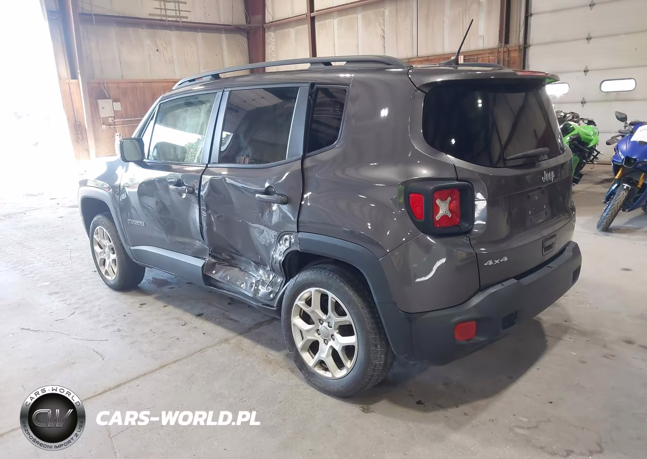 2018 Jeep Renegade Latitude 4X4 VIN:ZACCJBBB5JPG91526 - 3